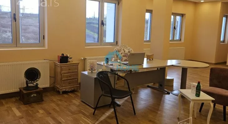 Poslovna zgrada | 4zida