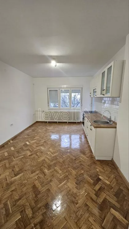 Železnička stanica | 4zida.rs