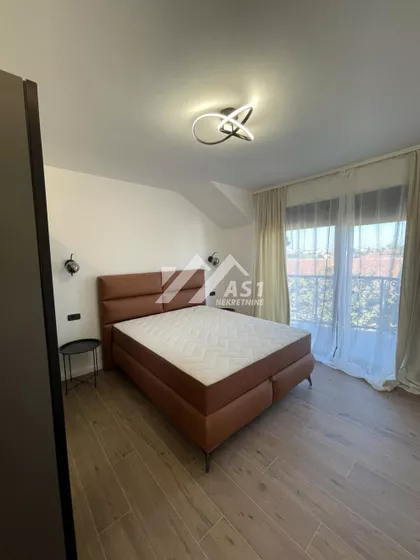 Izvidnička | 4zida.rs