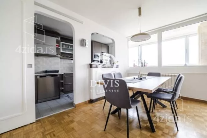 Četvoroiposoban stan | 4zida