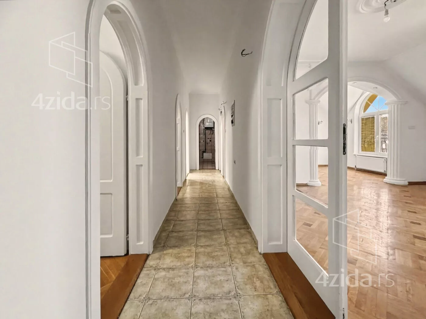 Troiposoban stan | 4zida