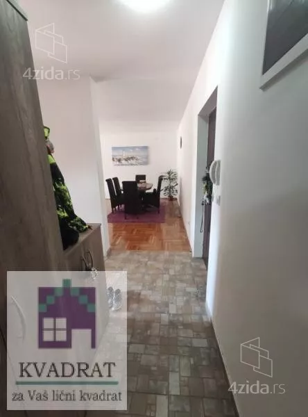 Petosoban stan | 4zida