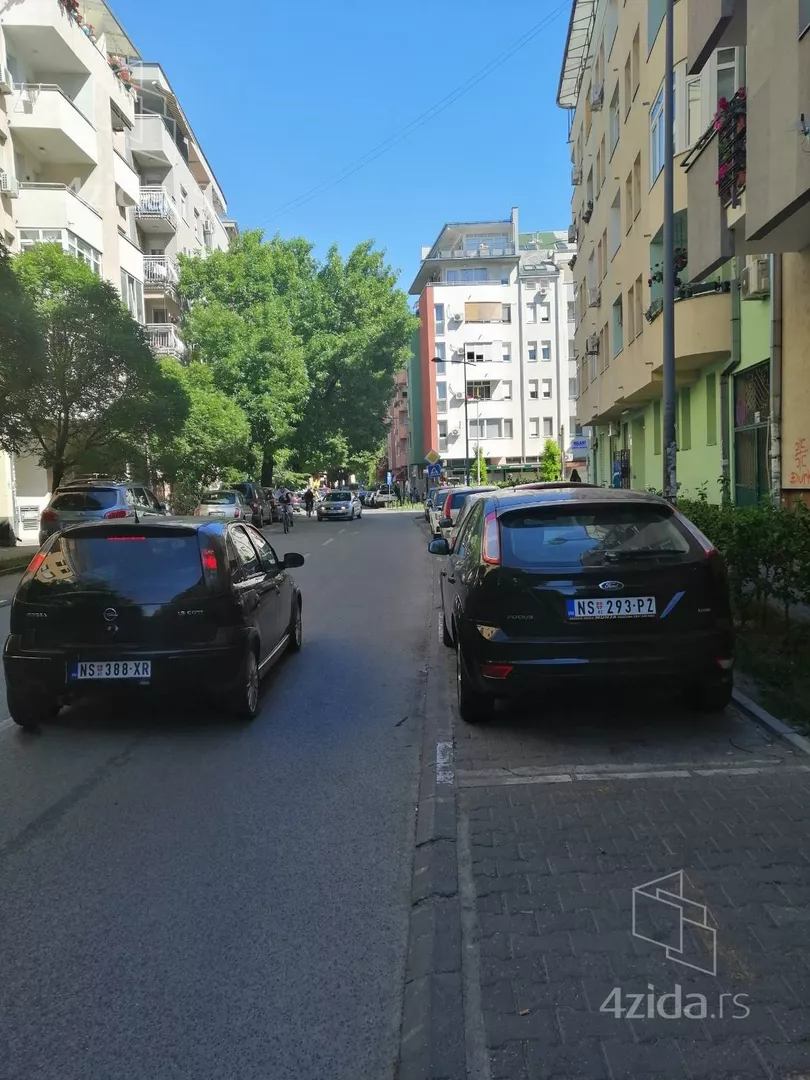 Parking | 4zida