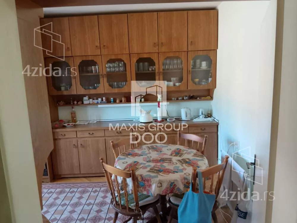 Četvoroiposoban stan | 4zida