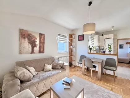 Miljana Miljanića | 4zida.rs