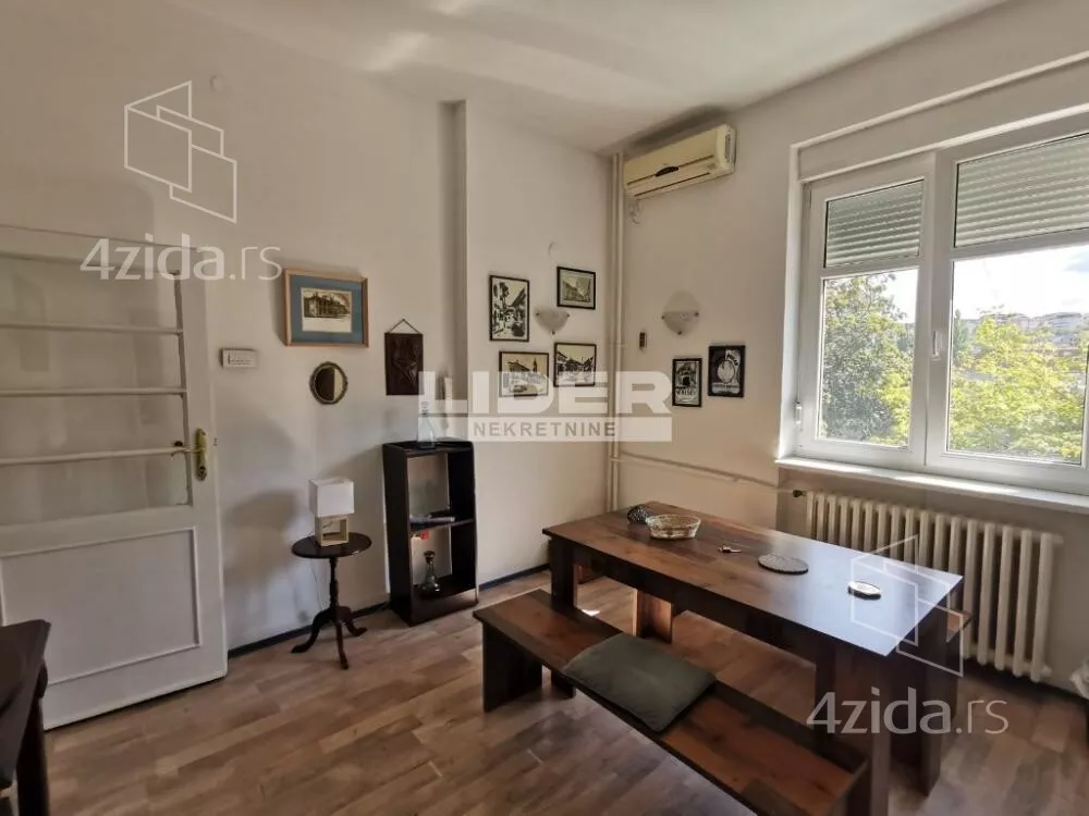Četvoroiposoban stan | 4zida
