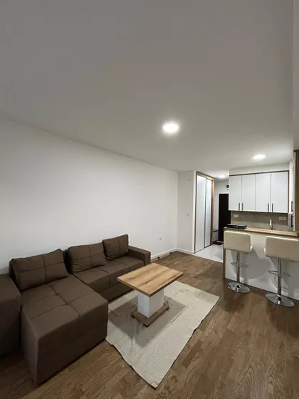 Milovana Gušića 101 | 4zida.rs