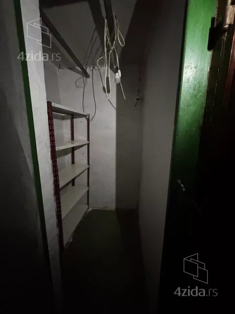 Lokal | 4zida