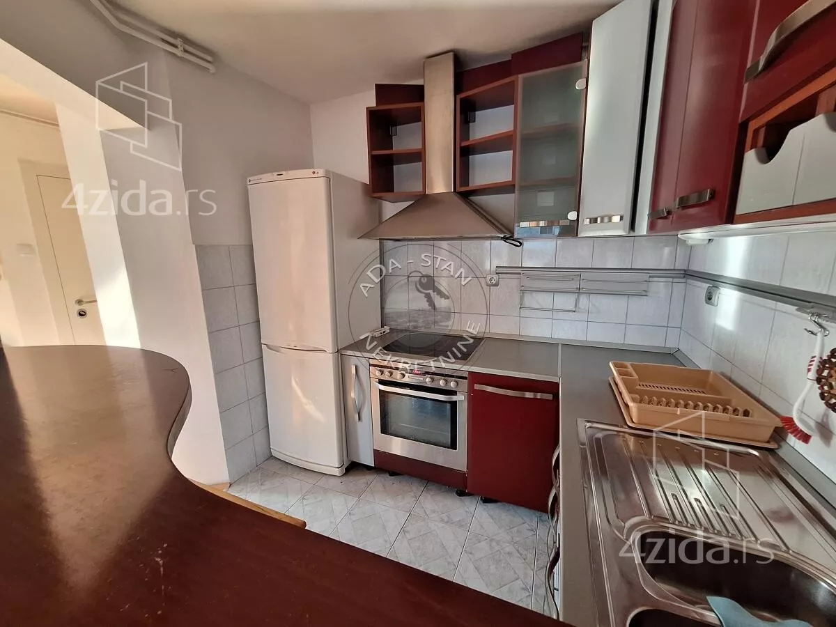 Petosoban stan | 4zida