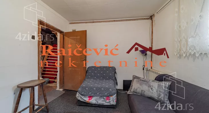 Četvoroiposoban stan | 4zida