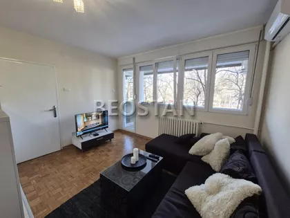 Pariske komune | 4zida.rs