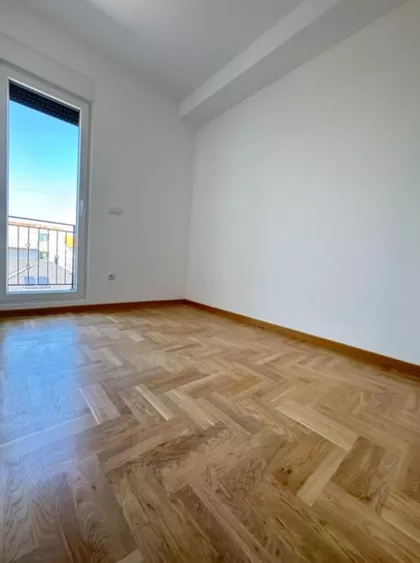 Surčin (mesto) | 4zida.rs