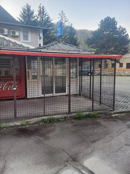 Okolne lokacije | 4zida.rs