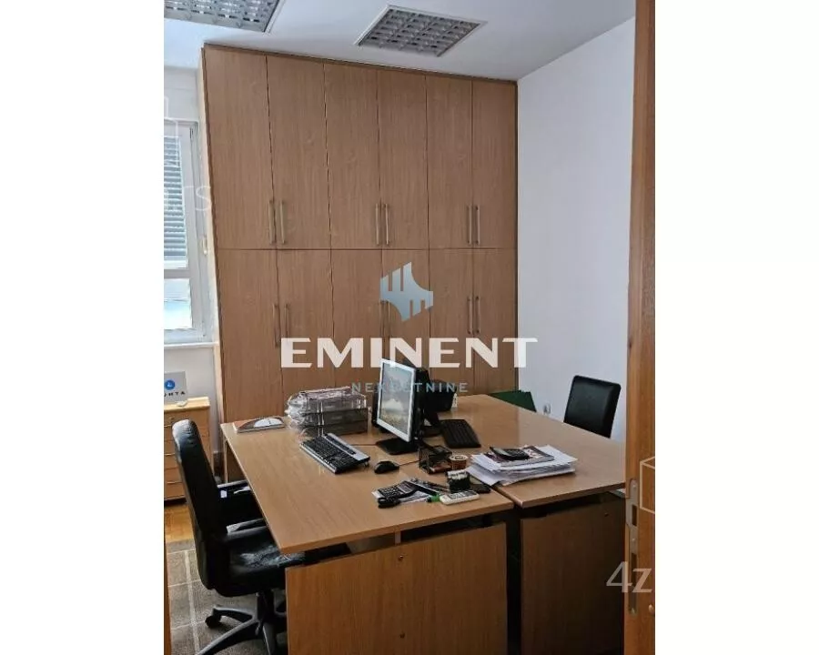 Četvoroiposoban stan | 4zida
