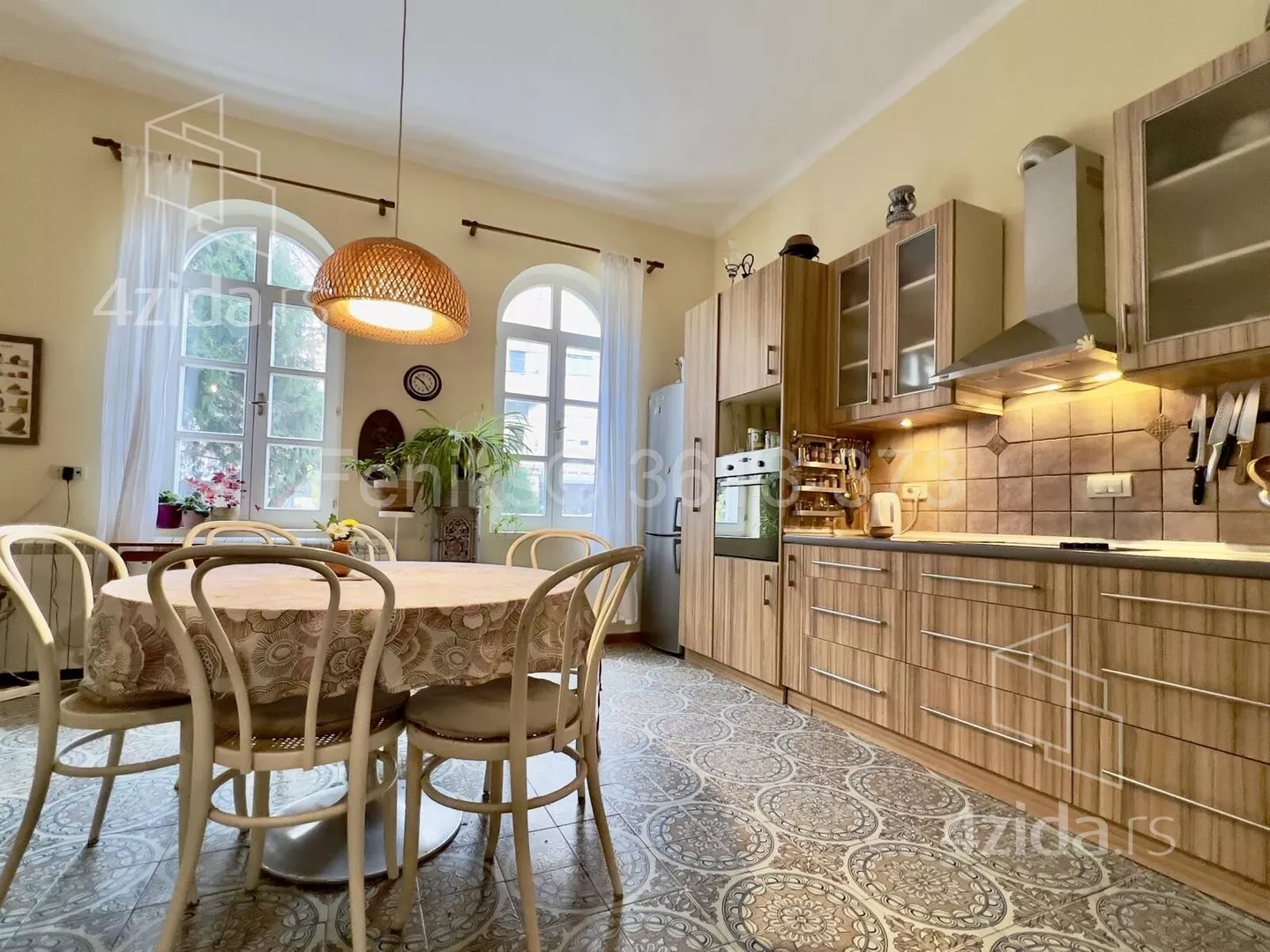 Četvoroiposoban stan | 4zida