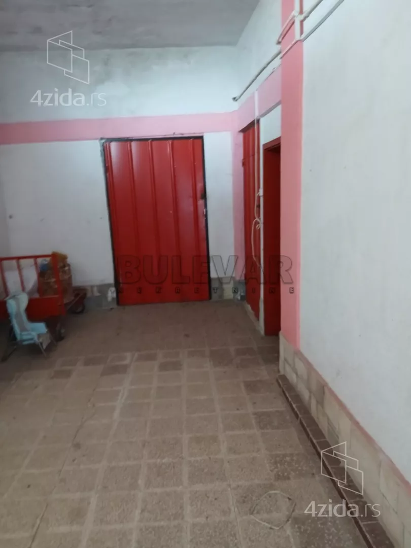 Lokal | 4zida