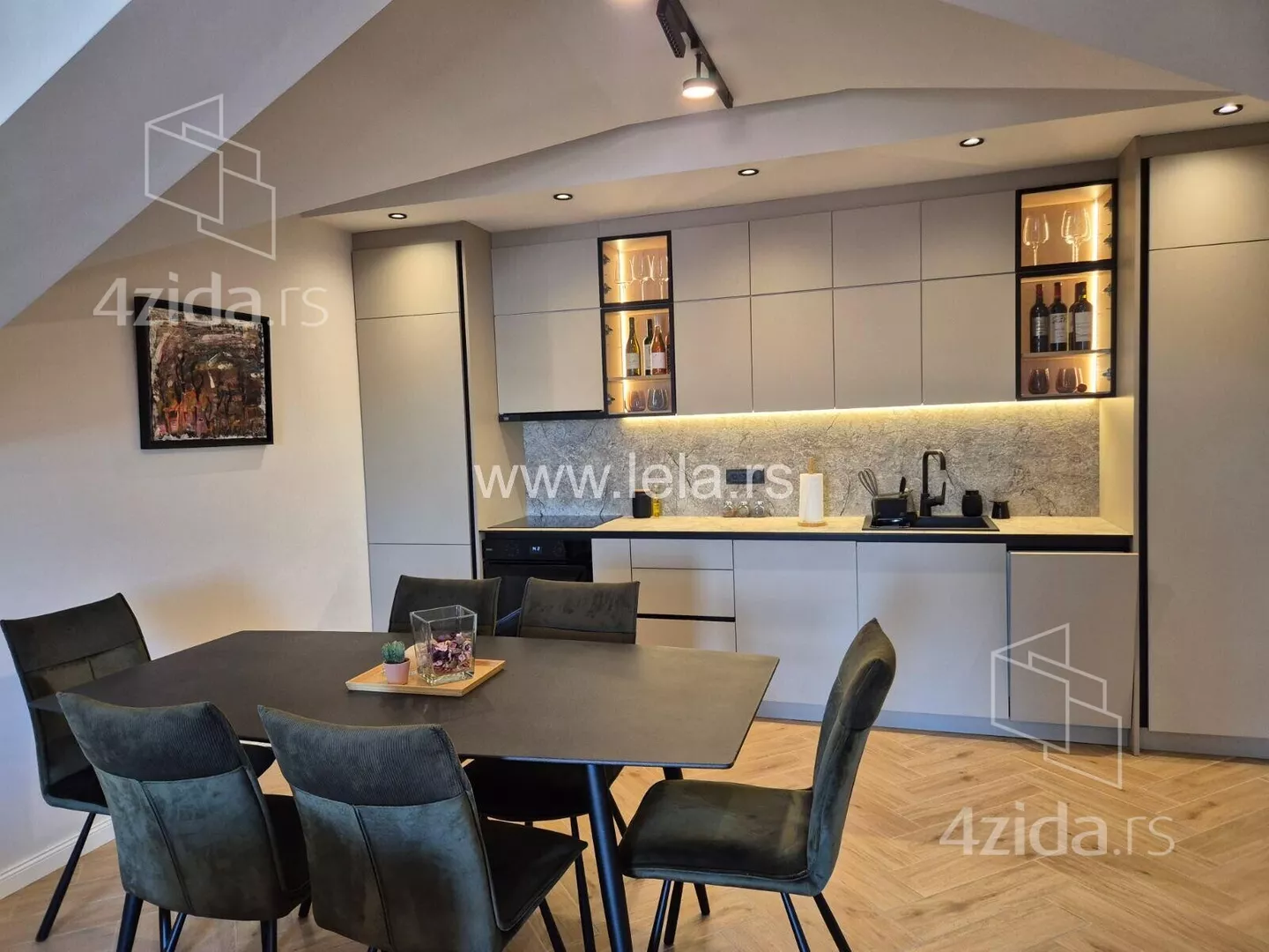Troiposoban stan | 4zida