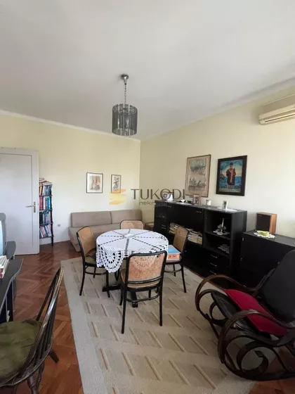 Trg Neznanog Junaka | 4zida.rs