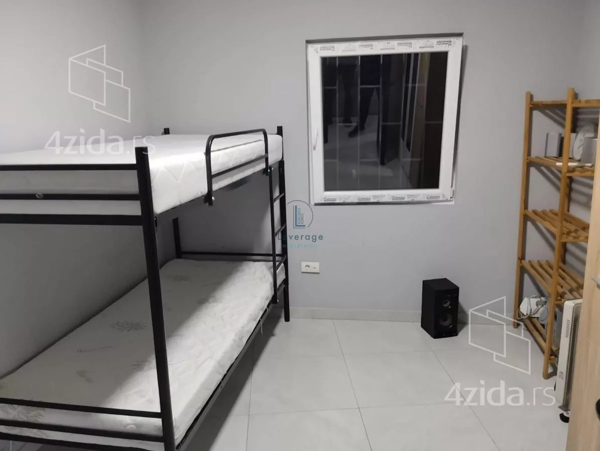 Šestosoban stan | 4zida