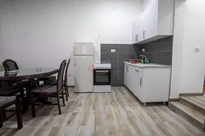 Mali Mokri Lug | 4zida.rs