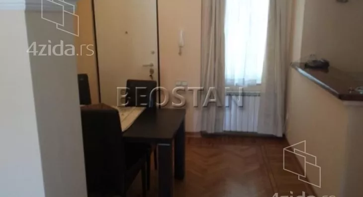 Četvoroiposoban stan | 4zida