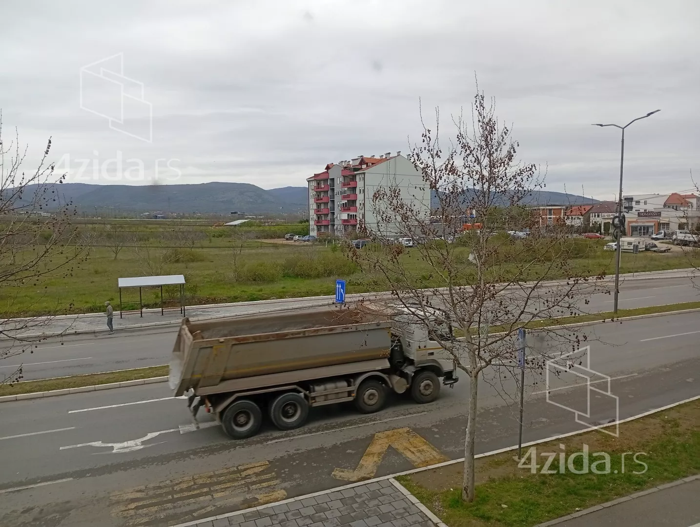 Troiposoban stan | 4zida
