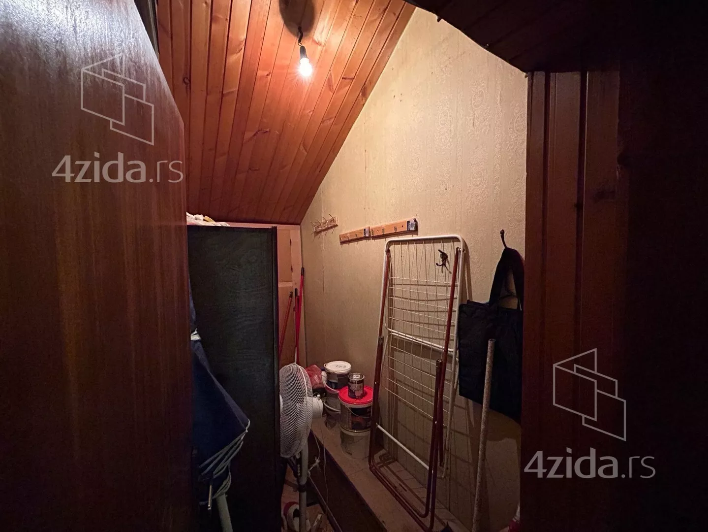 Četvoroiposoban stan | 4zida