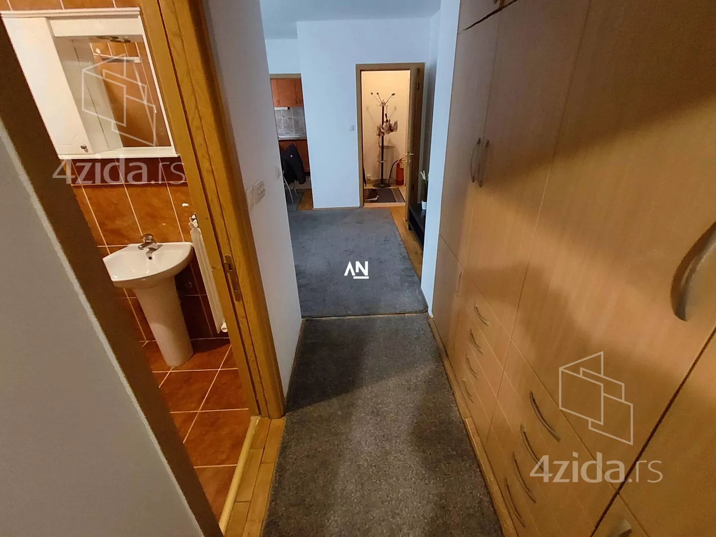 Jednoiposoban stan | 4zida