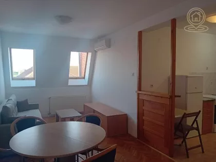 Jovana Subotića | 4zida.rs