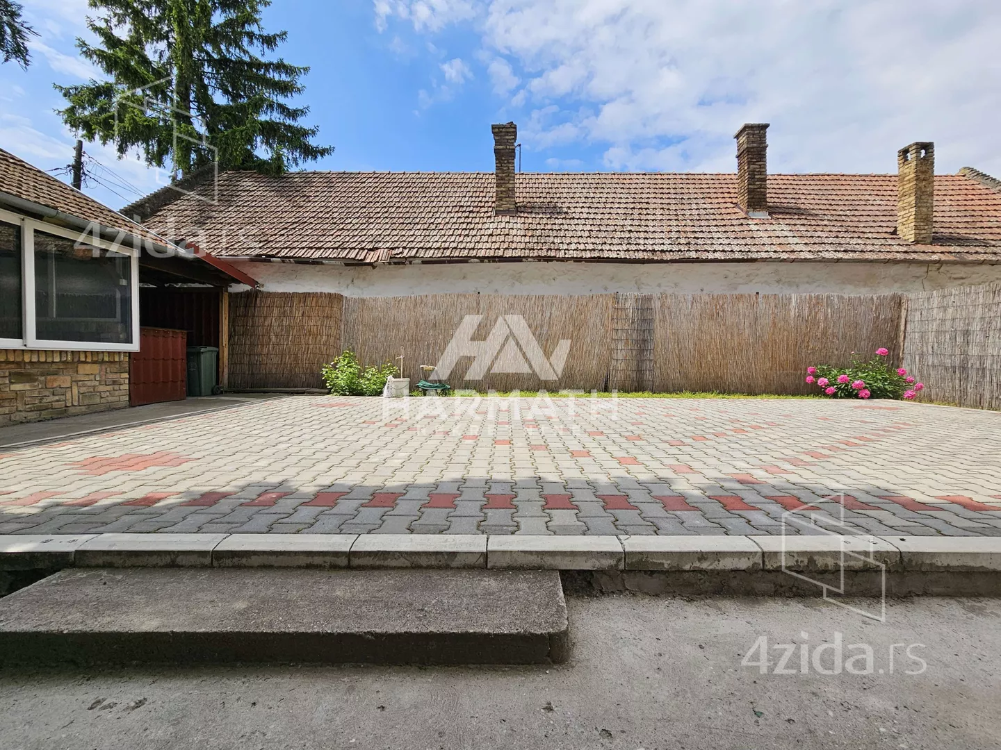 Poslovna zgrada | 4zida