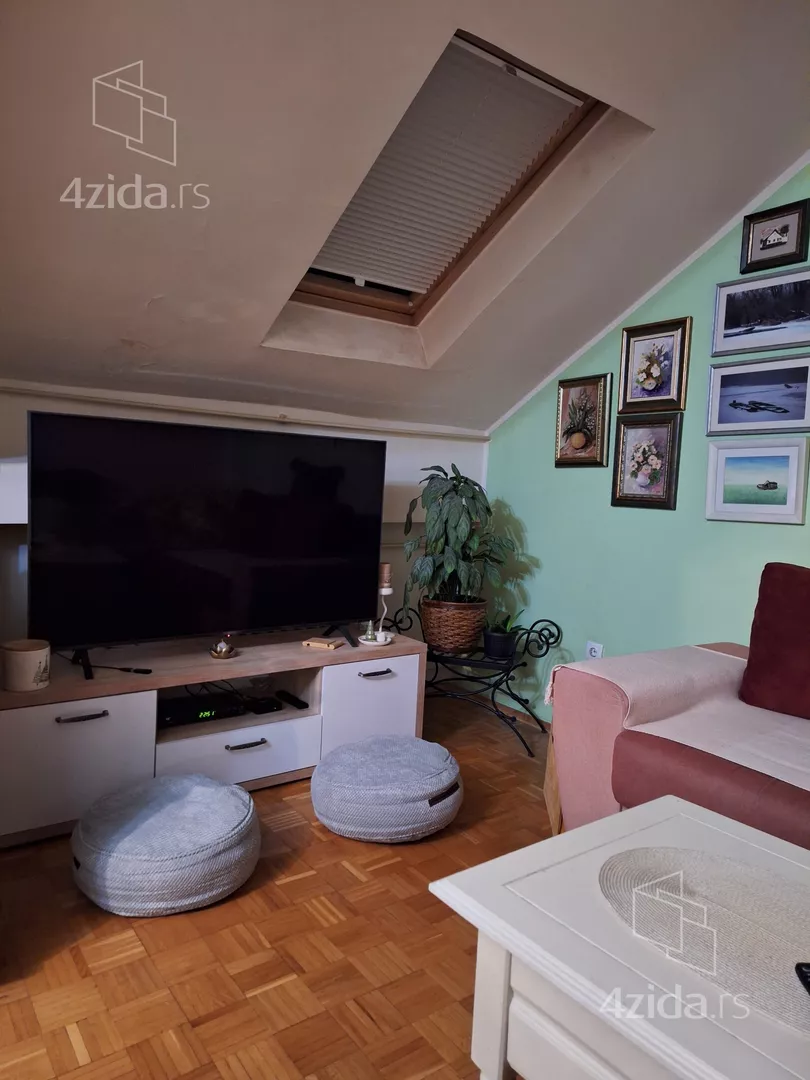 Troiposoban stan | 4zida