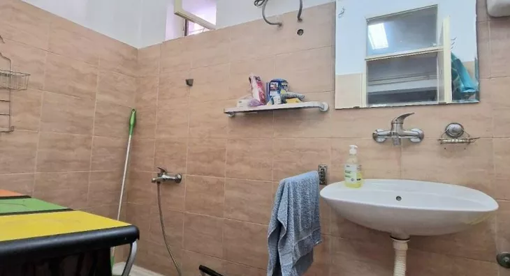 Šestosoban stan | 4zida