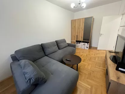Niška | 4zida.rs