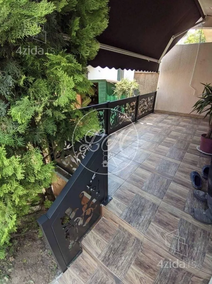 Petosoban stan | 4zida