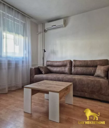 ŽELEZNIČKA | 4zida.rs