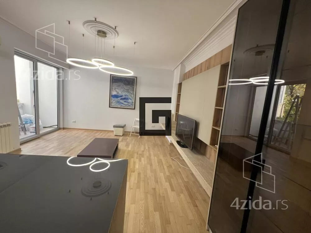 Četvoroiposoban stan | 4zida