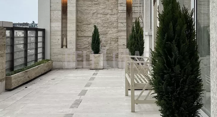 Četvoroiposoban stan | 4zida