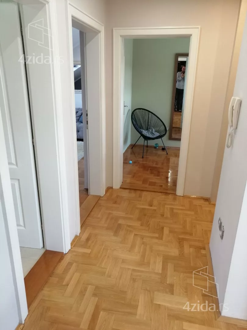 Četvoroiposoban stan | 4zida