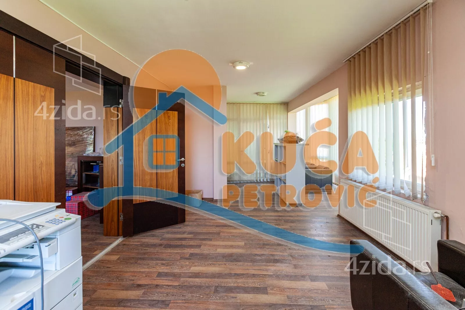 Lokal | 4zida