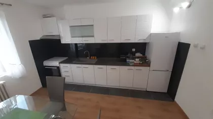 Pariske Komune 8 | 4zida.rs