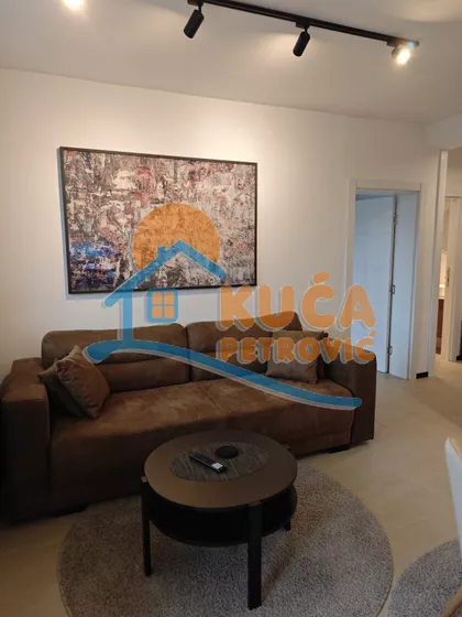 Cara Uroša | 4zida.rs