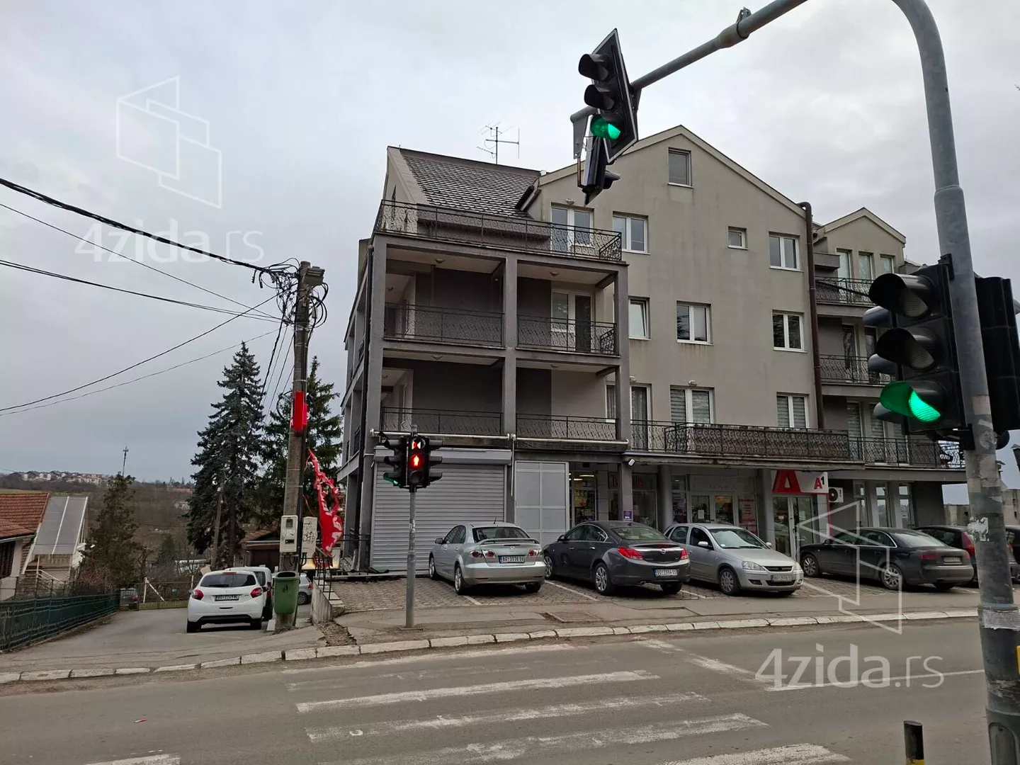 Jednoiposoban stan | 4zida