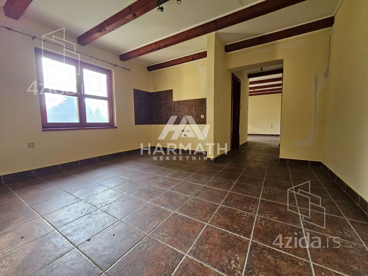 Poslovna zgrada | 4zida