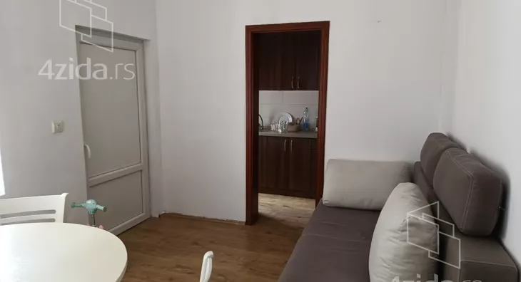 Četvoroiposoban stan | 4zida