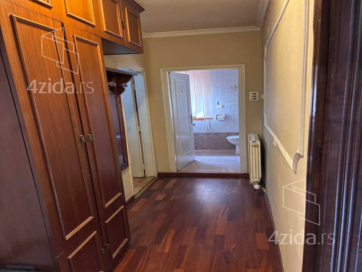 Poslovna zgrada | 4zida