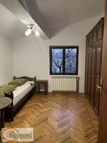 Zvečanska | 4zida.rs