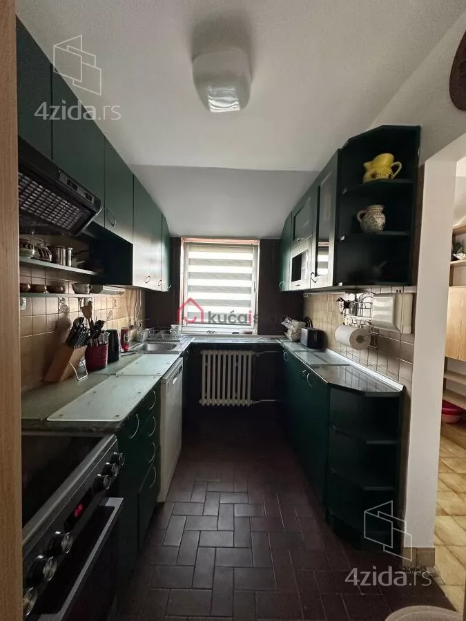 Petosoban stan | 4zida