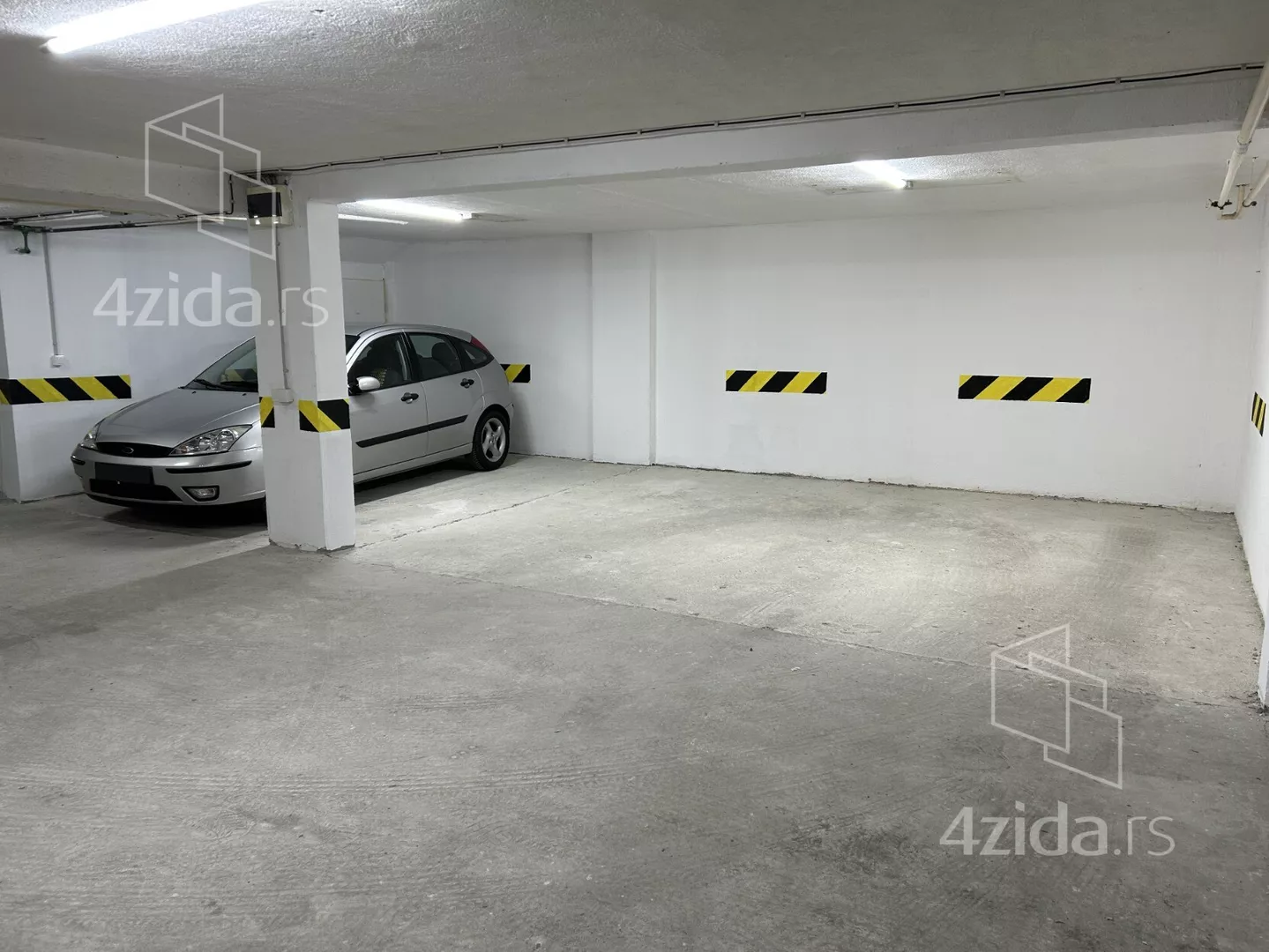 Garaža | 4zida