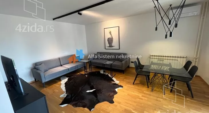 Četvoroiposoban stan | 4zida