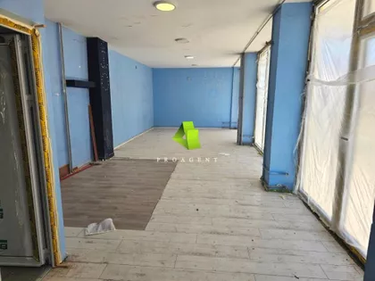 Crveni Pevac | 4zida.rs